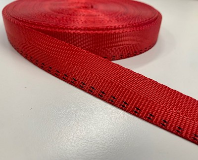 Gordelband / gespenband 24 mm, rood dashed line